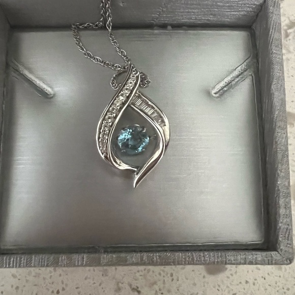 Kay Necklace NEVER WORE - Picture 3 of 3